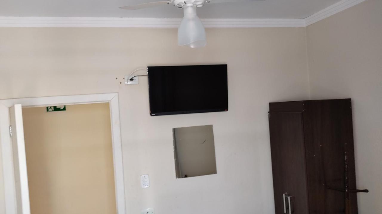 לונדרינה Hotel Gringos מראה חיצוני תמונה