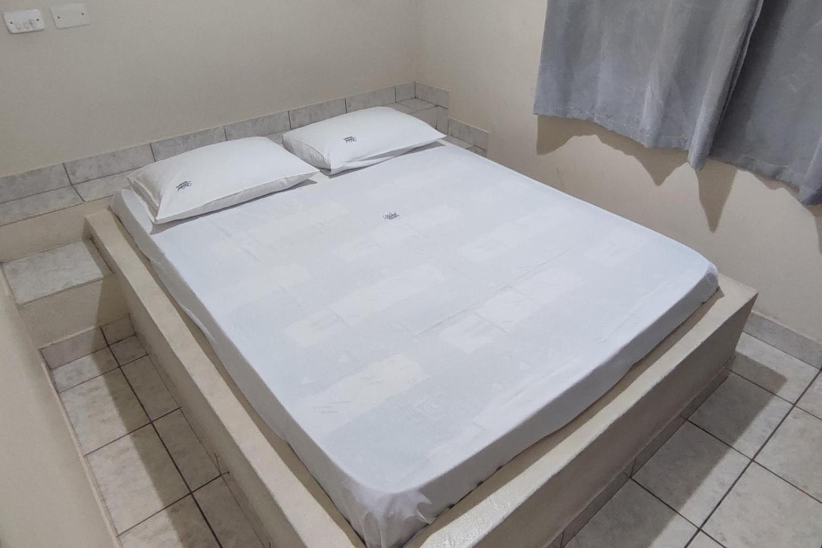 לונדרינה Hotel Gringos מראה חיצוני תמונה